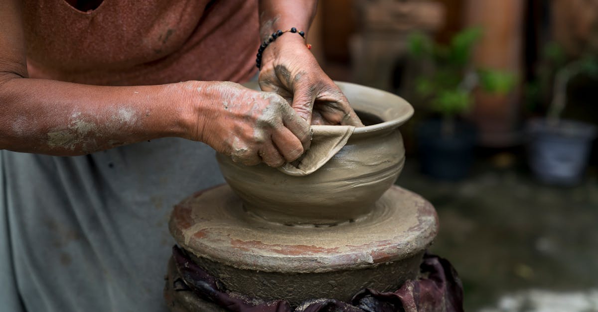 découvrez nos artisans passionnés qui allient savoir-faire traditionnel et innovation. que ce soit pour la décoration, la réparation ou la création sur mesure, nos experts mettent leur talent à votre service pour réaliser toutes vos envies.