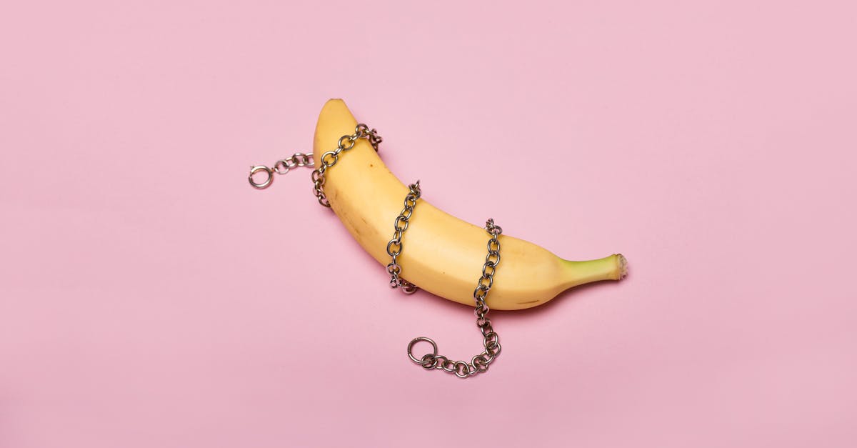 découvrez l'univers fascinant du bdsm, une exploration des dynamiques de pouvoir, de la sensualité et des pratiques consensuelles qui envoient des frissons. apprenez-en plus sur les techniques, la sécurité et le respect dans les relations bdsm.