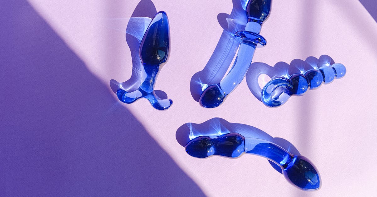 découvrez notre vaste sélection de dildos, conçus pour offrir plaisir et satisfaction à toutes vos envies. explorez des formes, tailles et matériaux variés pour une expérience unique et personnalisée. trouvez celui qui vous convient le mieux et laissez libre cours à votre imagination.
