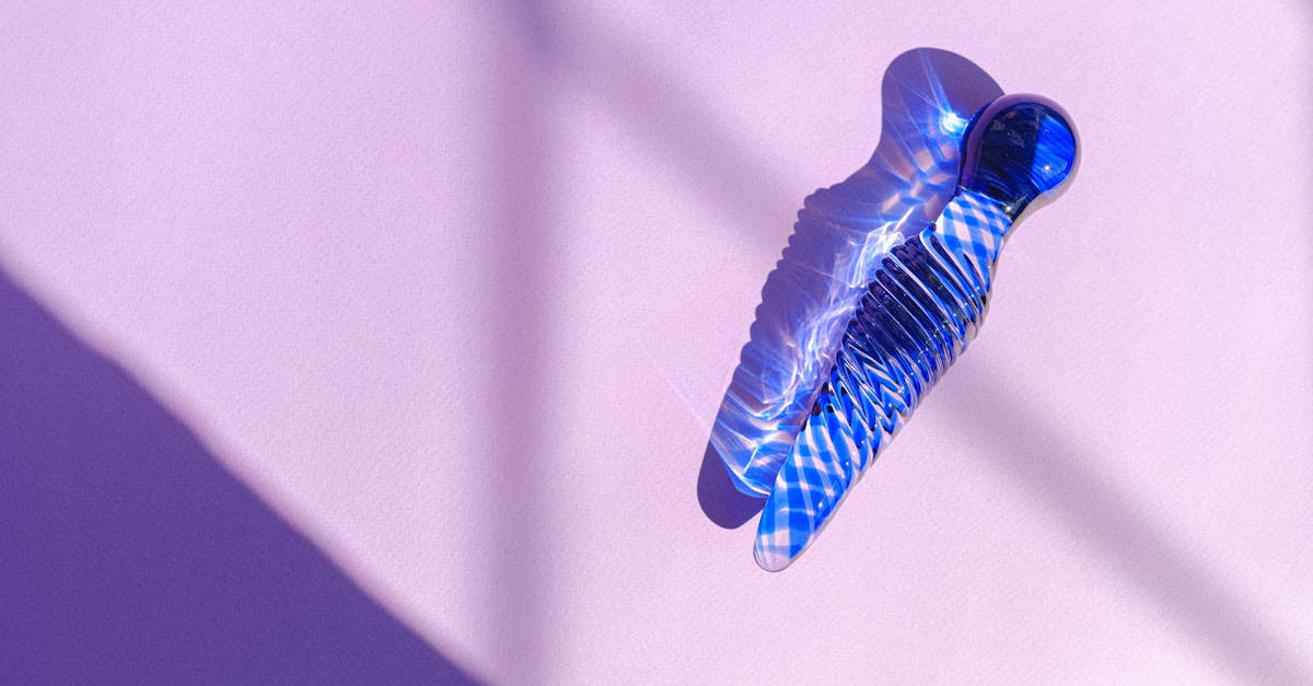 découvrez notre sélection variée de dildos, adaptés à tous les goûts et désirs. explorez des matériaux de qualité, des designs innovants et des options pour chacun afin d'enrichir vos plaisirs intimes.