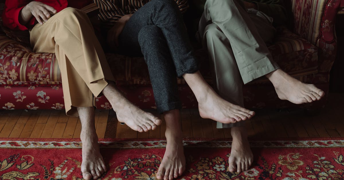 découvrez l'univers fascinant du fétichisme, un phénomène culturel et psychologique riche en nuances. explorez ses différentes facettes, ses origines et son impact sur les relations humaines, tout en abordant des témoignages et des perspectives variées.