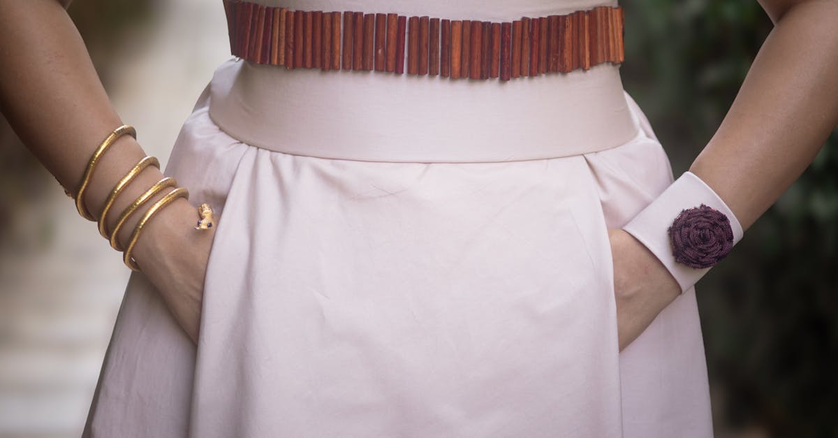 découvrez notre sélection d'accessoires discrets, élégants et pratiques, parfaits pour compléter votre style en toute subtilité. trouvez l'accessoire idéal pour un look raffiné et minimaliste.