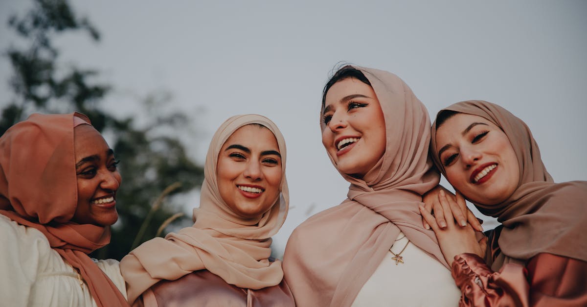 découvrez ce qu'est la sexualité inclusive : une approche respectueuse de toutes les identités et orientations, favorisant l’acceptation, l’écoute et le plaisir partagé pour chacun.