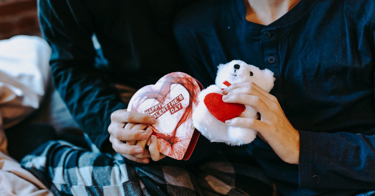 découvrez les sextoys télécommandés : une nouvelle façon de pimenter votre vie intime, que vous soyez en couple ou en solo. contrôlez-le à distance pour des moments ludiques et excitants, où que vous soyez.