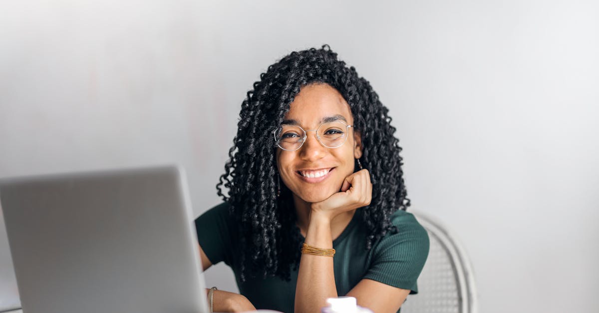 découvrez le monde du travail à distance : conseils, outils et astuces pour réussir en télétravail, optimiser votre productivité et maintenir un bon équilibre entre vie professionnelle et personnelle.