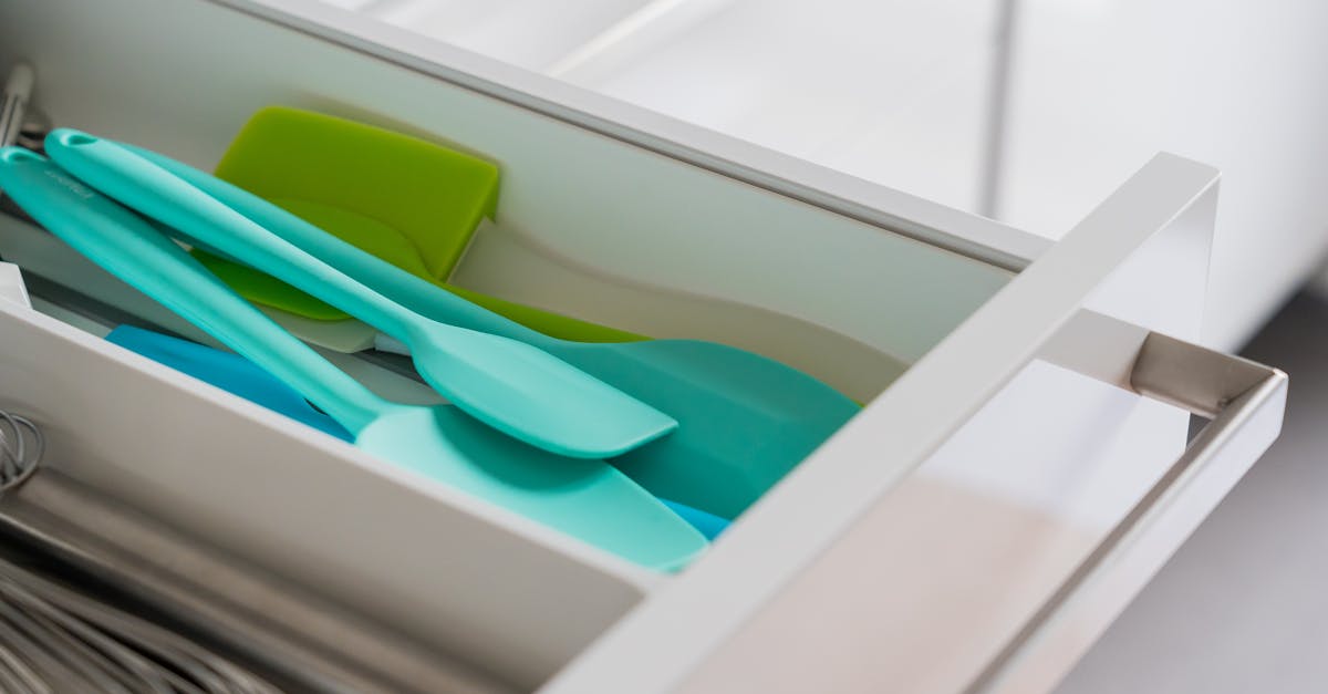 découvrez notre sélection de godemichés en silicone, doux, flexibles et réalistes, parfaits pour une expérience intime sûre et agréable. livraison discrète et choix varié de formes et tailles.